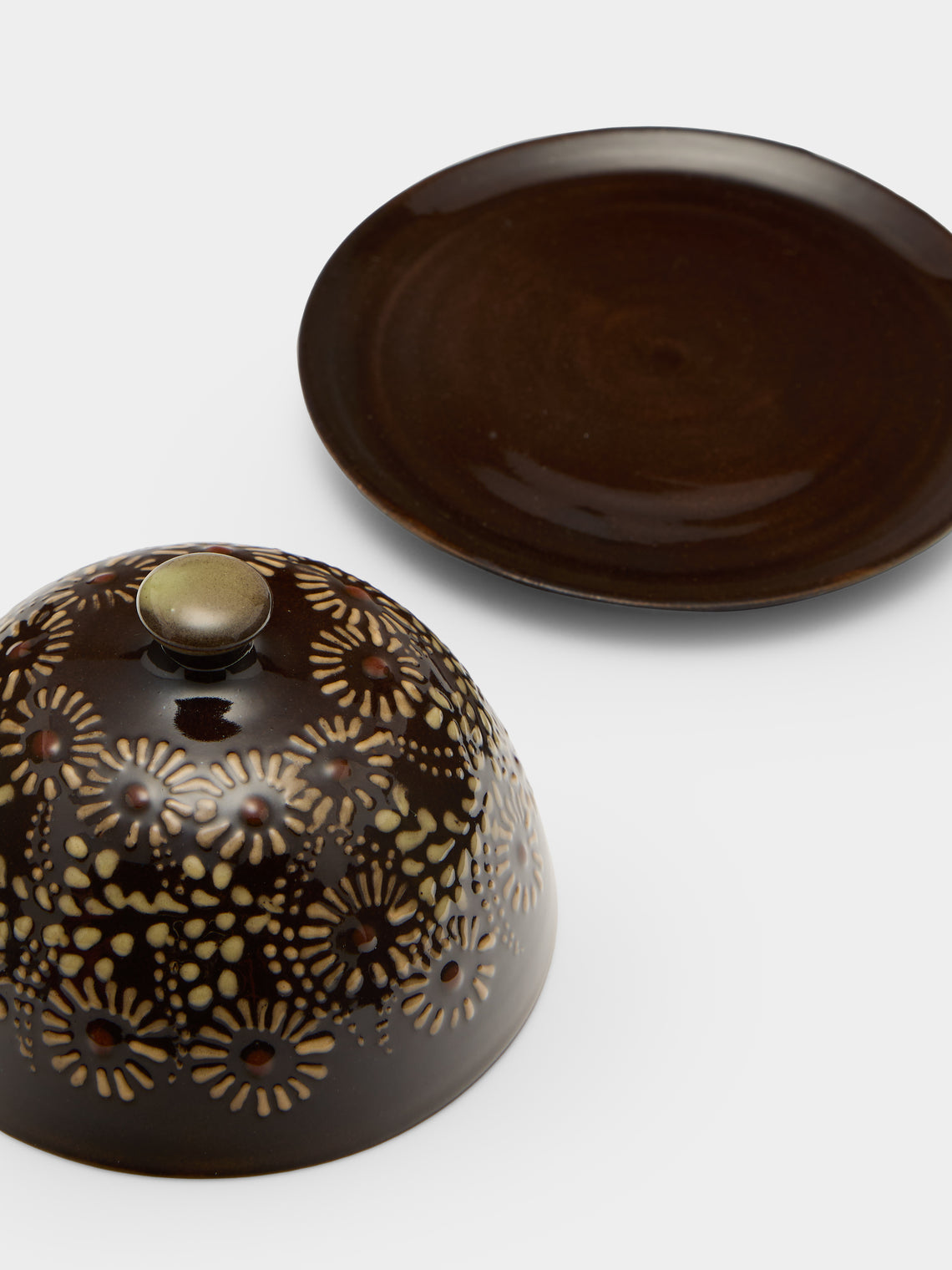 Poterie d’Évires - Flowers Hand-Painted Ceramic Small Lidded Butter Dish - Dark brown - ABASK