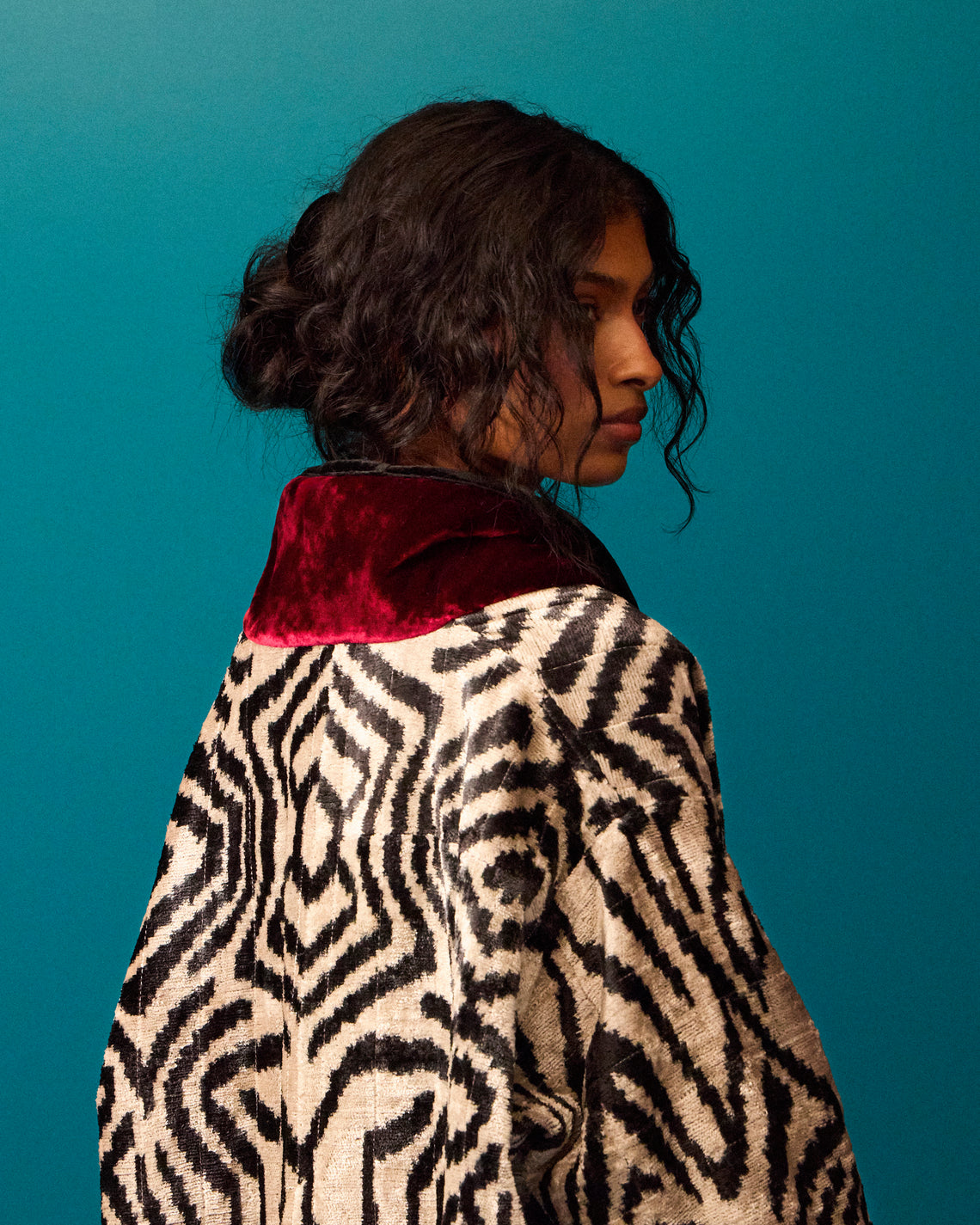 Nazzy Beglari - Women's Hand-Loomed Ikat Velvet and Silk Reversible Robe | One Size - Multiple - ABASK