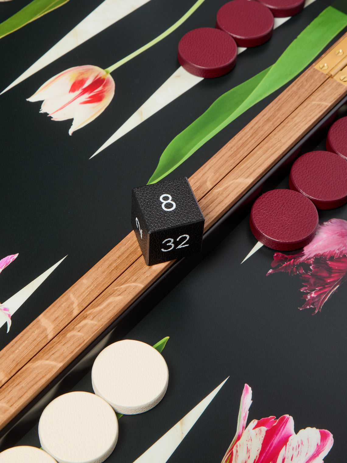 Alexandra Llewellyn - Tulip Oak Backgammon Set -  - ABASK