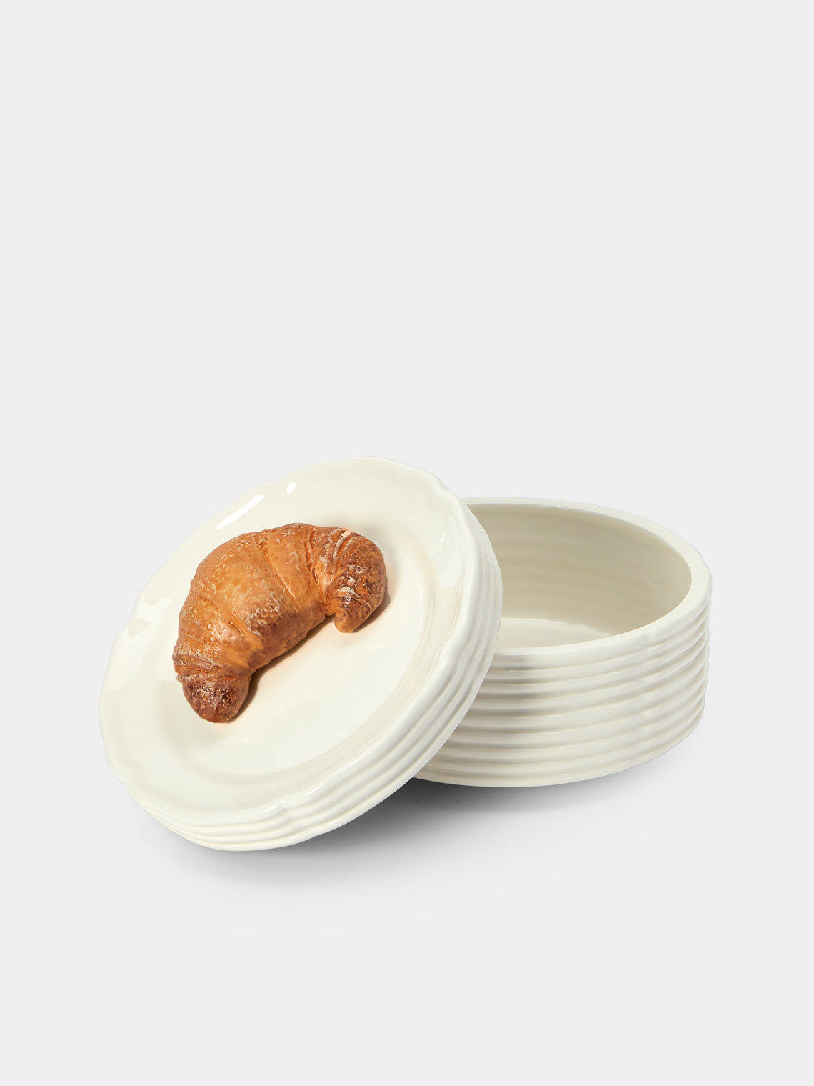 Este Ceramiche - Croissants Hand-Painted Ceramic Trompe-L'oeil Large Serving Dish - White - ABASK