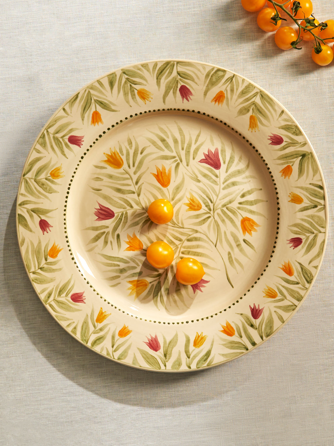 Rosanna Corfe - Tulips Hand-Painted Ceramic Round Platter - Cream - ABASK