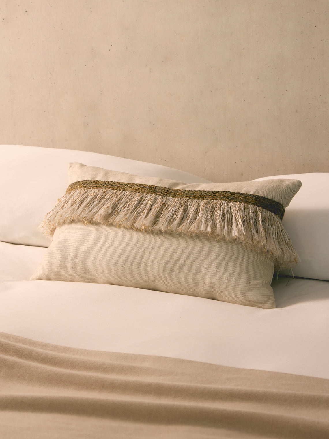 de Le Cuona - Jungle Silk Fringed Cushion (23.5in/60cm) - Ivory - ABASK