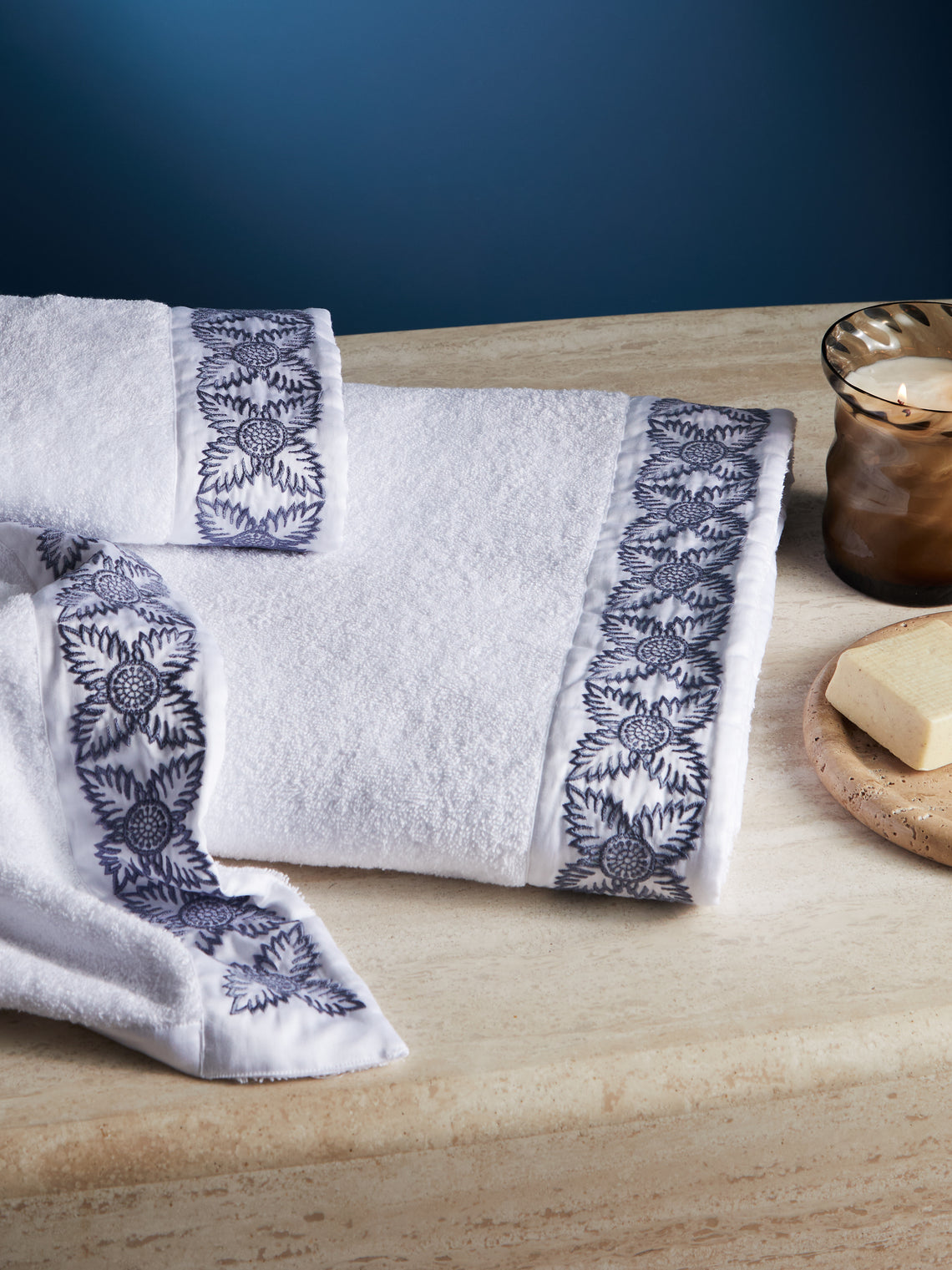 Loretta Caponi - Foliage Hand-Embroidered Cotton Bath Sheet -  - ABASK