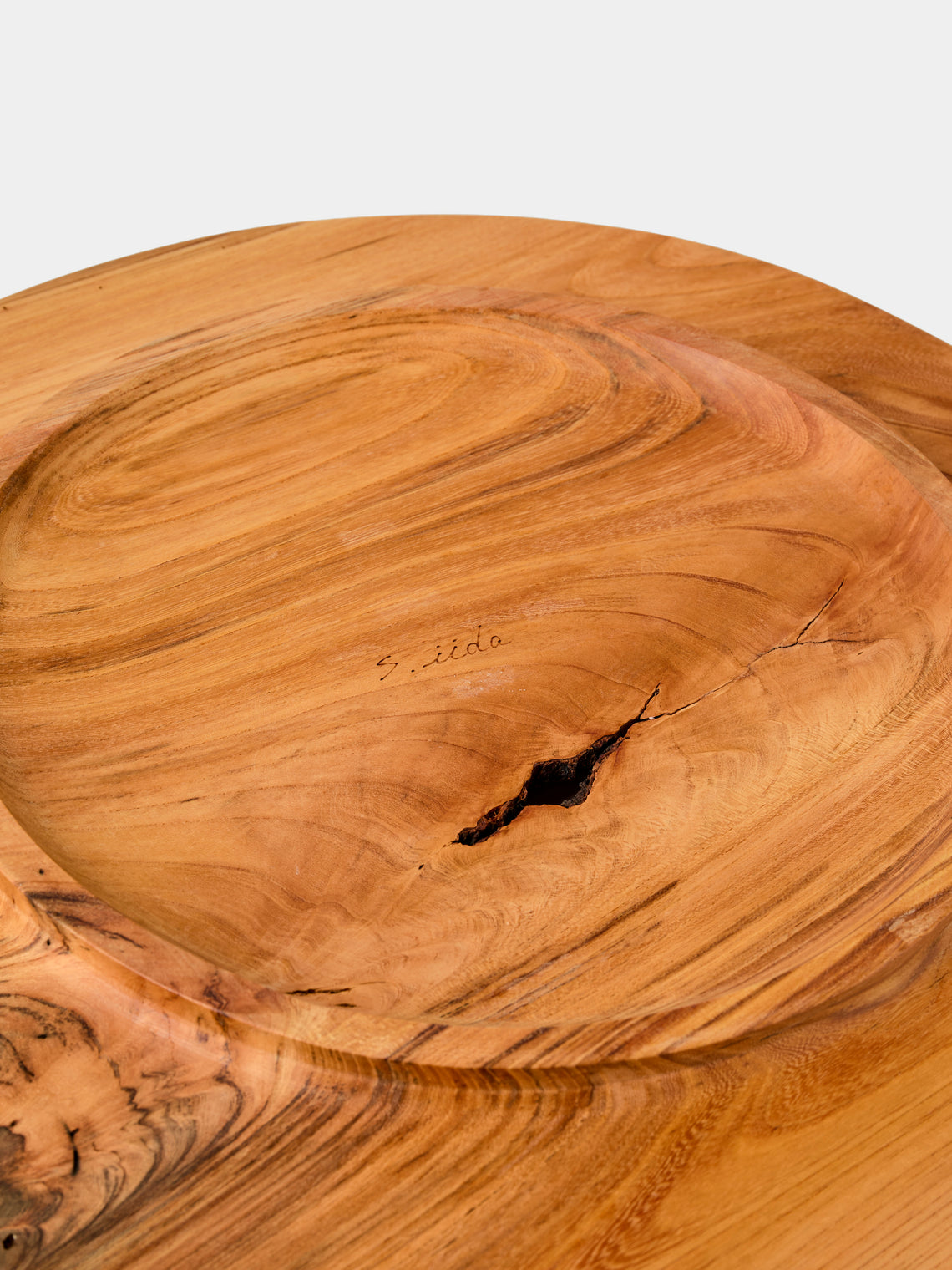 Iida Woodturning - Hand-Turned Zelkova Oil-Finish Tray (18in/46cm) - Brown - ABASK