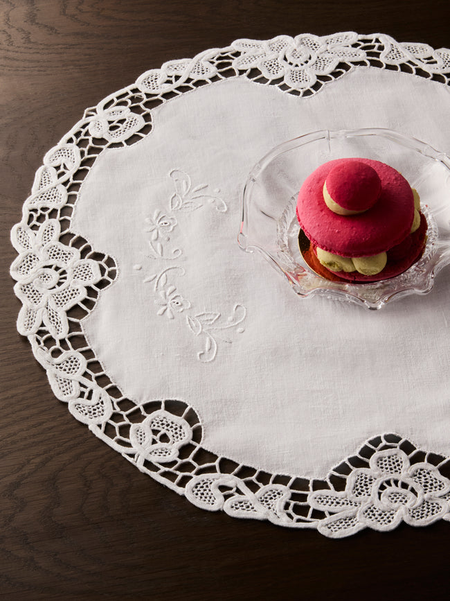 Rolane du Dreuih Creations - Lacework Linen Medium Round Placemats (Set of 4) - Ivory - ABASK