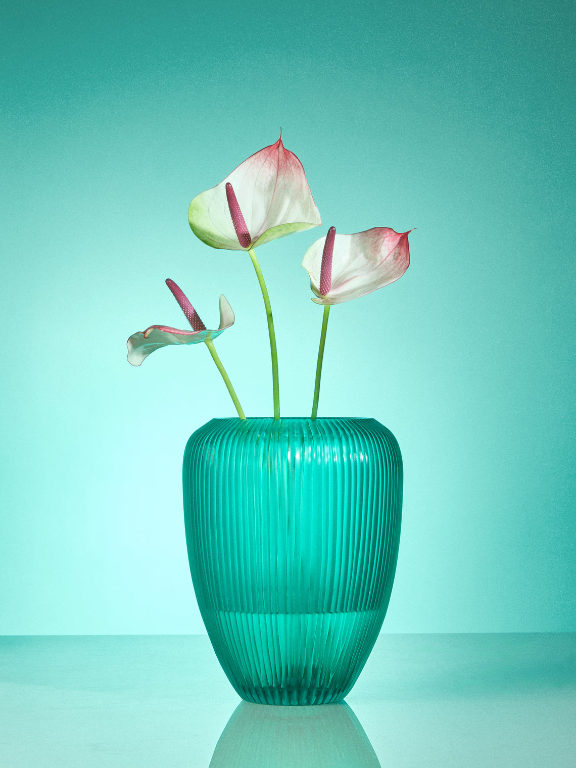 Micheluzzi Glass - Goccia Acqua Righe Hand-Blown Murano Glass Vase (9in/23cm) - Blue - ABASK