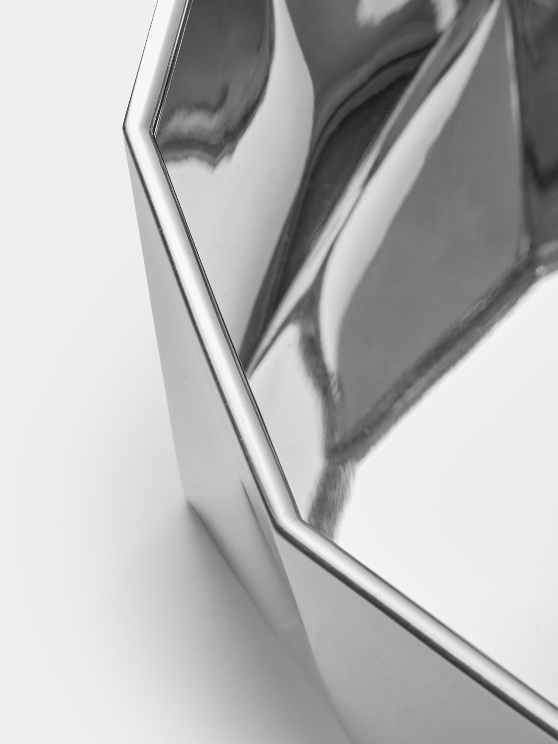 San Lorenzo - 1971 Afra and Tobia Scarpa Polygonal Sterling Silver Vase (9in/23.5cm) - Silver - ABASK