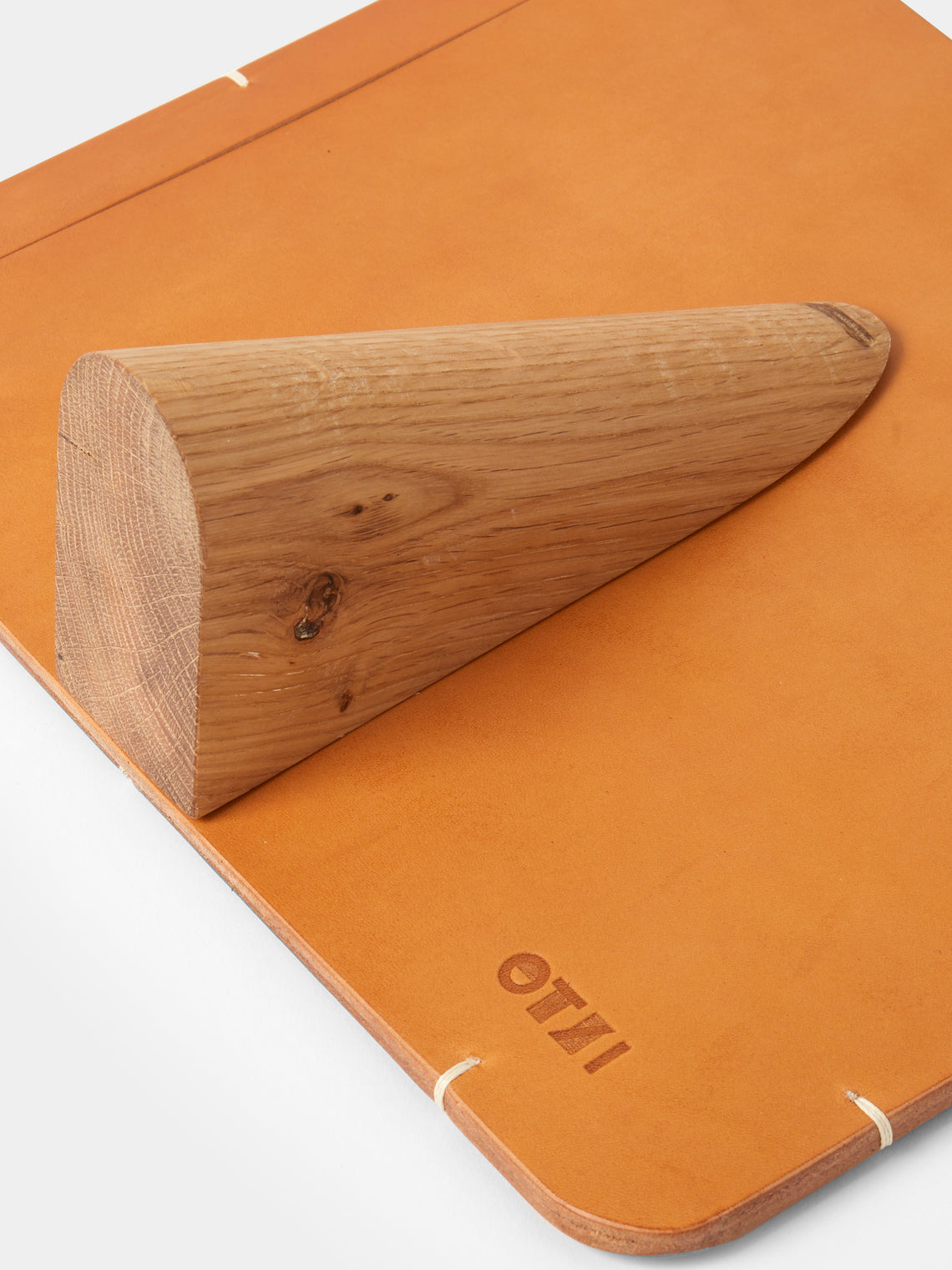Otzi Studio - Billet Leather & Wood Photo Frame Landscape (7x5 inch Photo) - Natural - ABASK