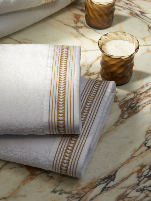 Loretta Caponi - Arrows Hand-Embroidered Cotton Bath Sheet -  - ABASK