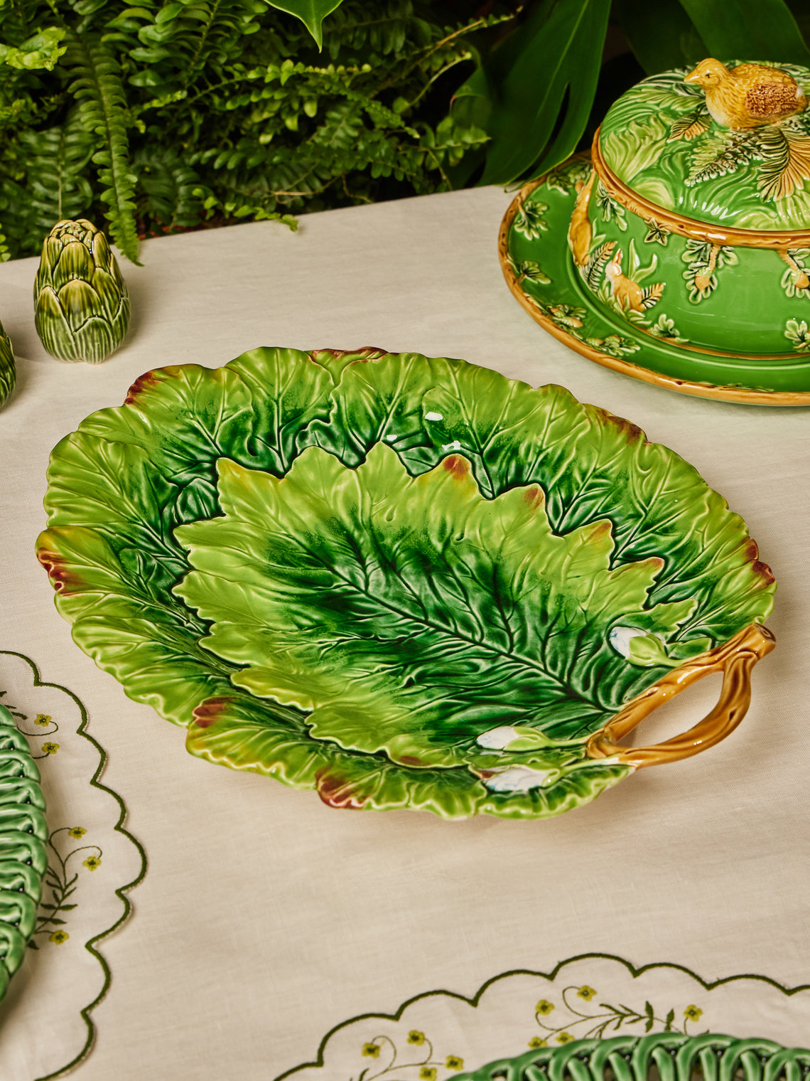 Verdolini - Leaves Hand-Painted Majolica Ceramic Serving Platter - Green - ABASK