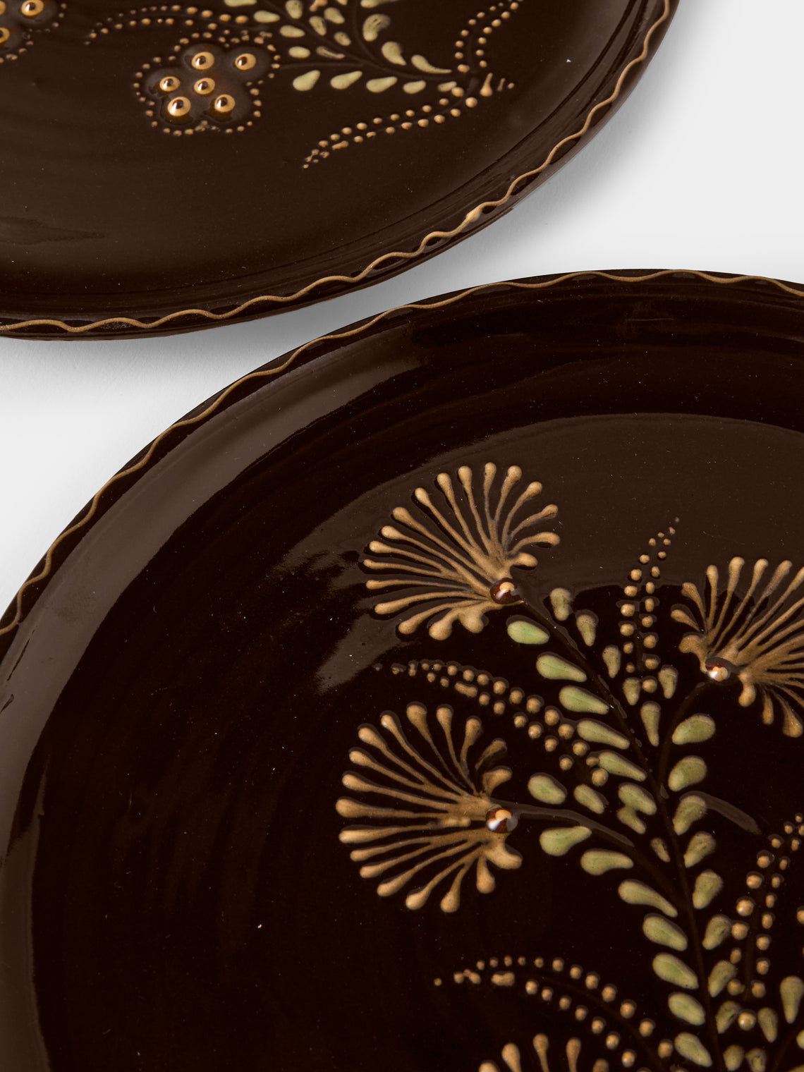 Poterie d’Évires - Flowers Hand-Painted Ceramic Dinner Plates – 9.5in/24cm (Set of 4) - Dark Brown - ABASK