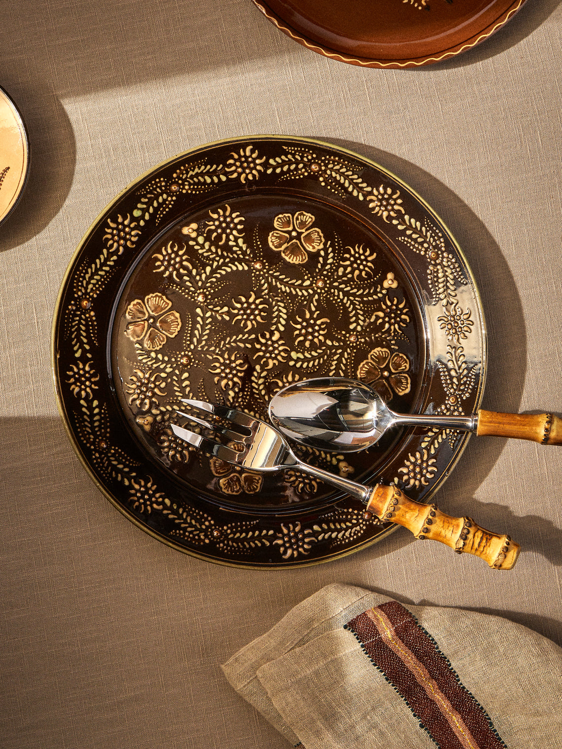 Poterie d’Évires - Flowers Hand-Painted Ceramic Round Platter - Dark Brown - ABASK