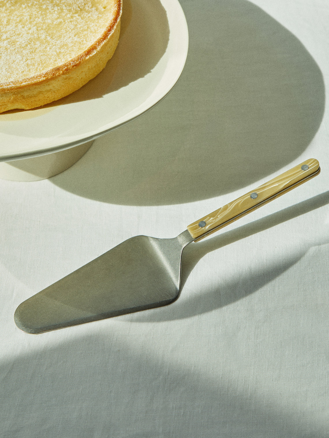 Sabre - Bistrot Cake Slice - Taupe - ABASK