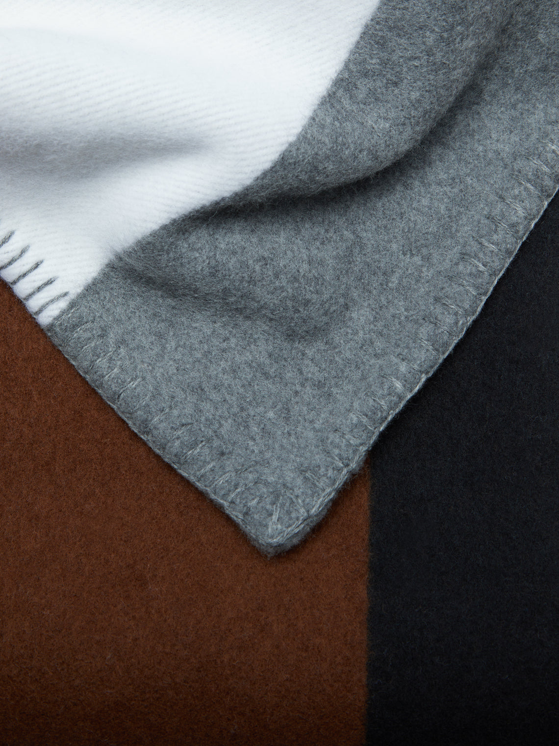 Begg x Co - Valatzu Anton Lambswool Cashmere Blanket -  - ABASK