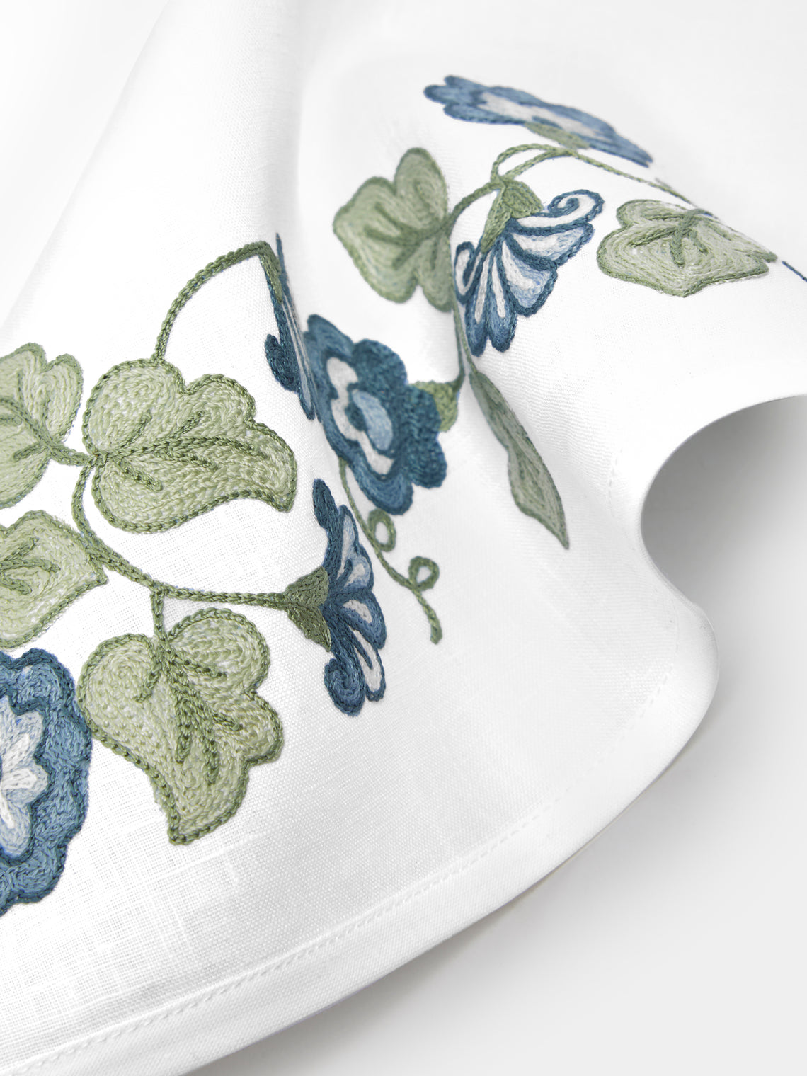 Loretta Caponi - Morning Glory Hand-Embroidered Linen Placemats and Napkins (Set of 2) - White - ABASK