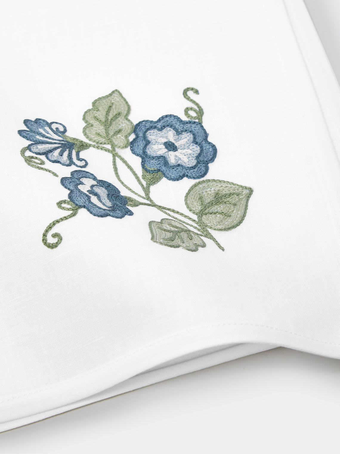 Loretta Caponi - Morning Glory Hand-Embroidered Linen Placemats and Napkins (Set of 2) - White - ABASK