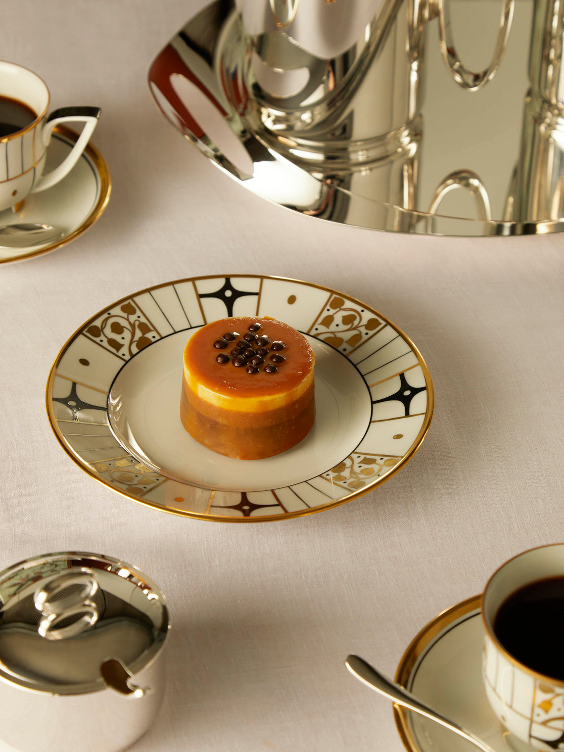 Augarten - Déco Vienne Hand-Painted Porcelain Dessert Plate - ABASK