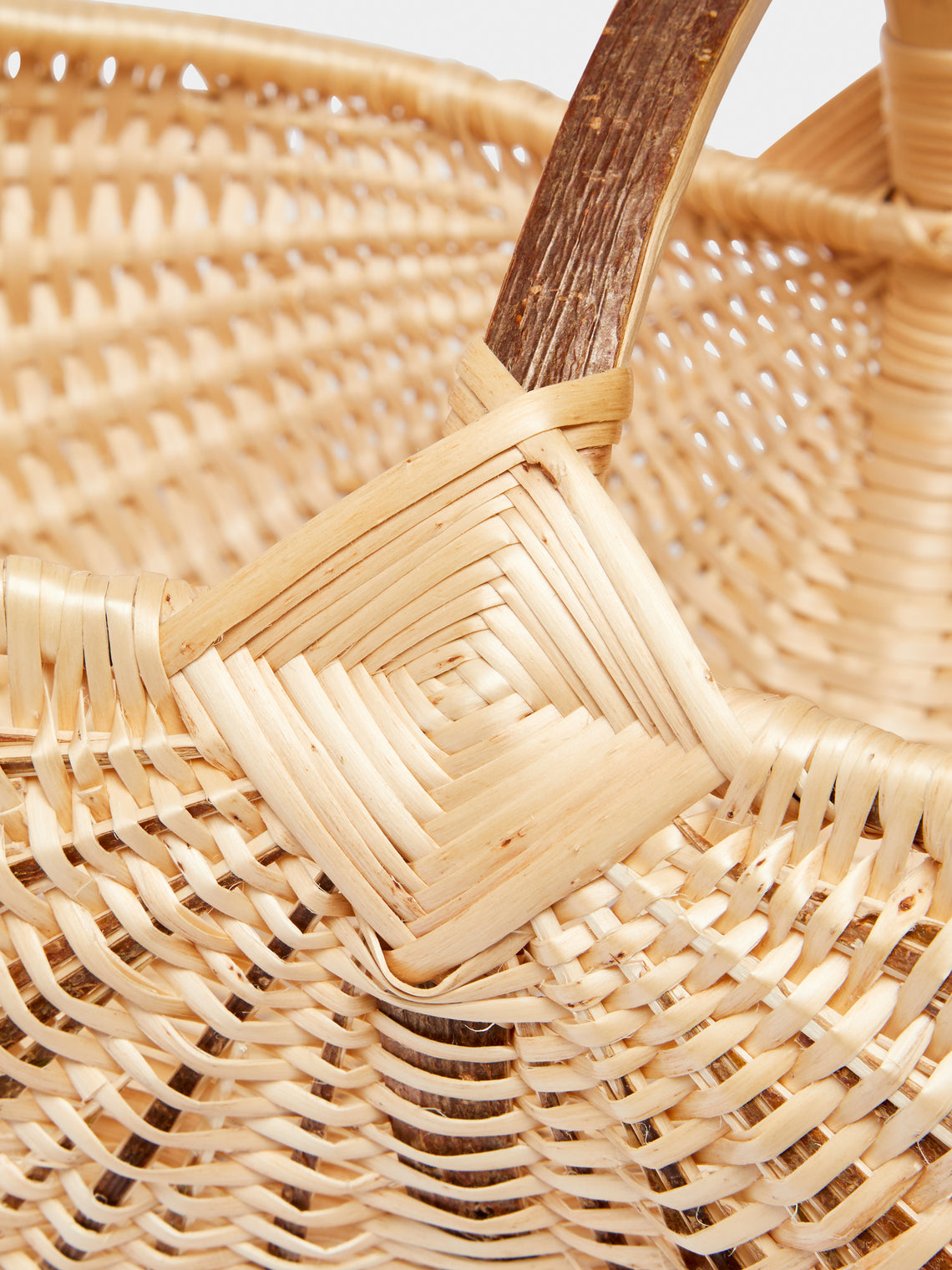 Benjamin Nauleau - Handwoven White Willow Flower Basket -  - ABASK