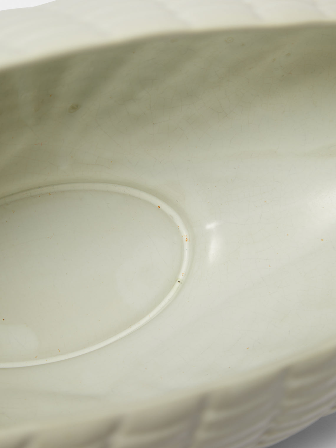 Antique and Vintage - 1930-1940 Large Shell Mantle Vase - White - ABASK