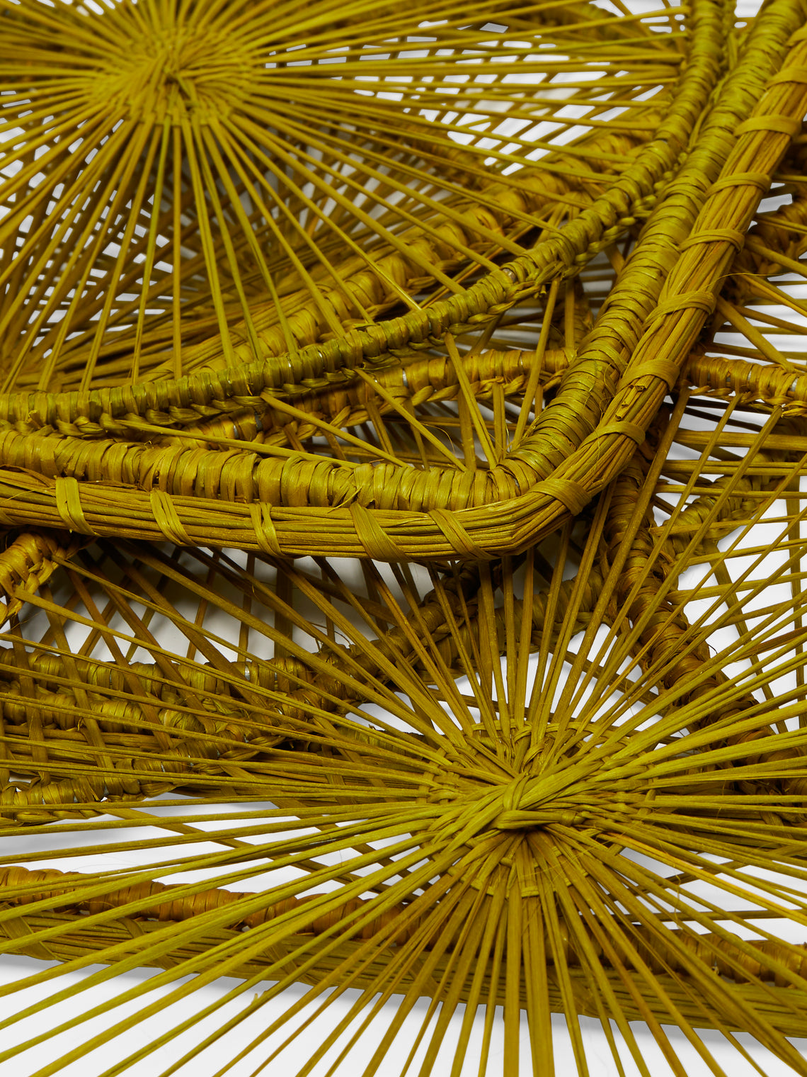 Artesanías del Atlántico - Spider Circles Handwoven Palm Placemats (Set of 4) -  - ABASK