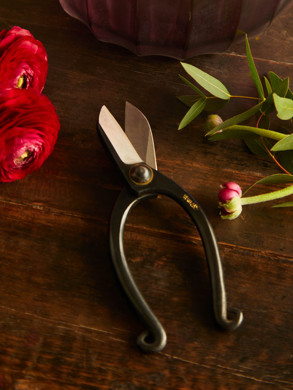 Banshu Hamono - Ikenobo Hand-Forged Flower Scissors - Black - ABASK