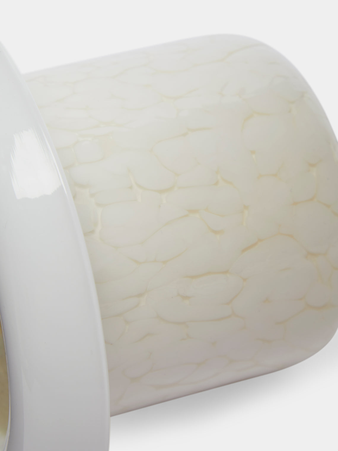 Aina Kari - 600 Hand-Poured Scented Candle -  - ABASK