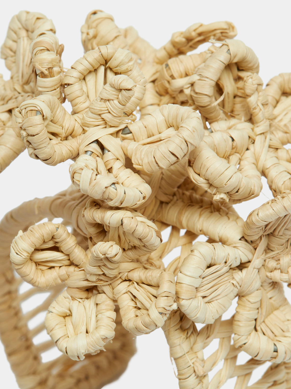 Artesanías del Atlántico - Coral Flower Handwoven Palm Napkin Rings (Set of 4) -  - ABASK
