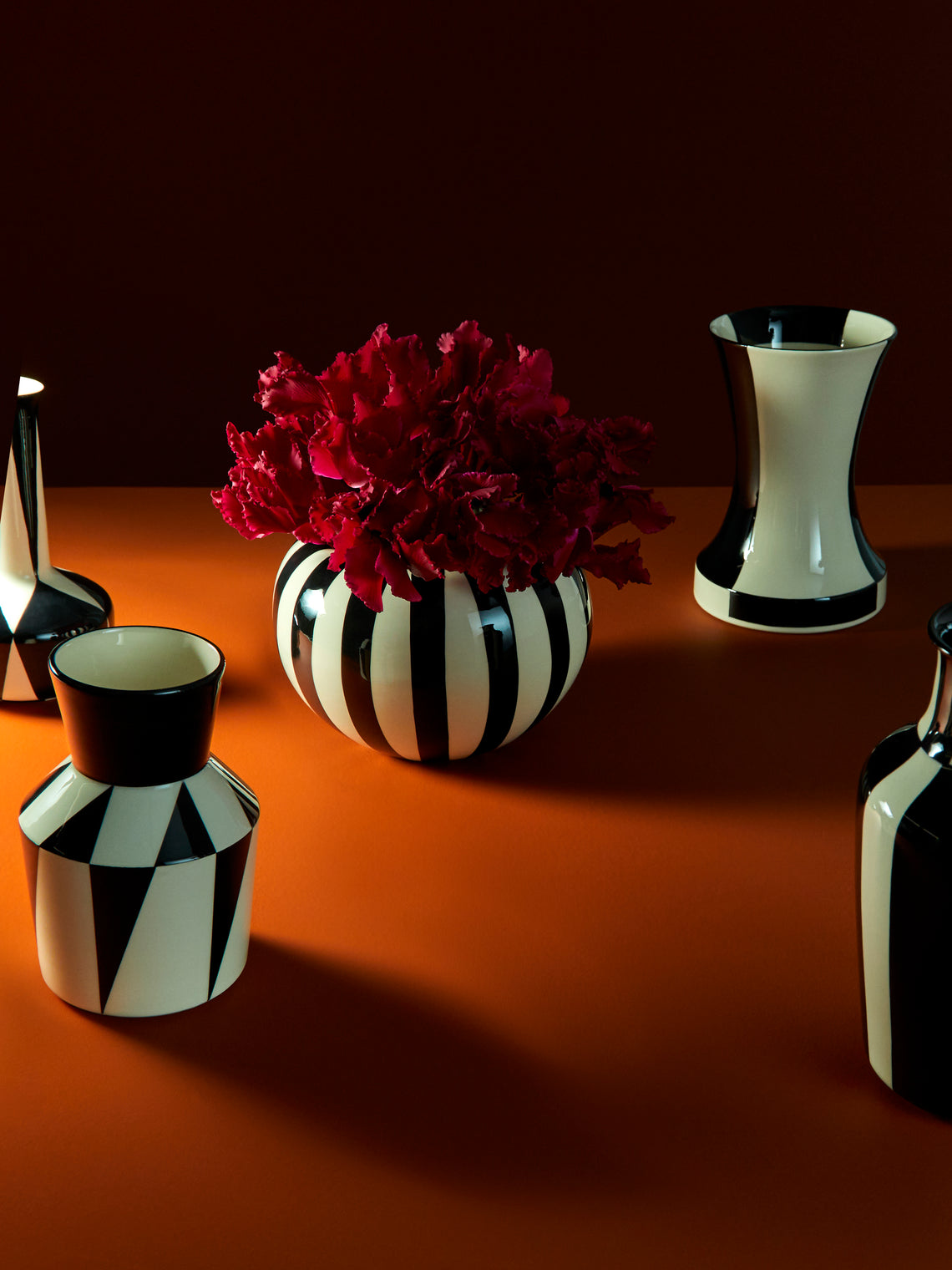 Ritzen Hand-Painted Ceramic Vase (7in/17.5cm)
